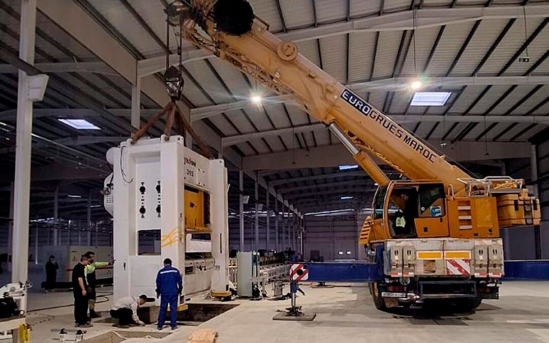 Levage en tandem d’une presse de 40 tonnes